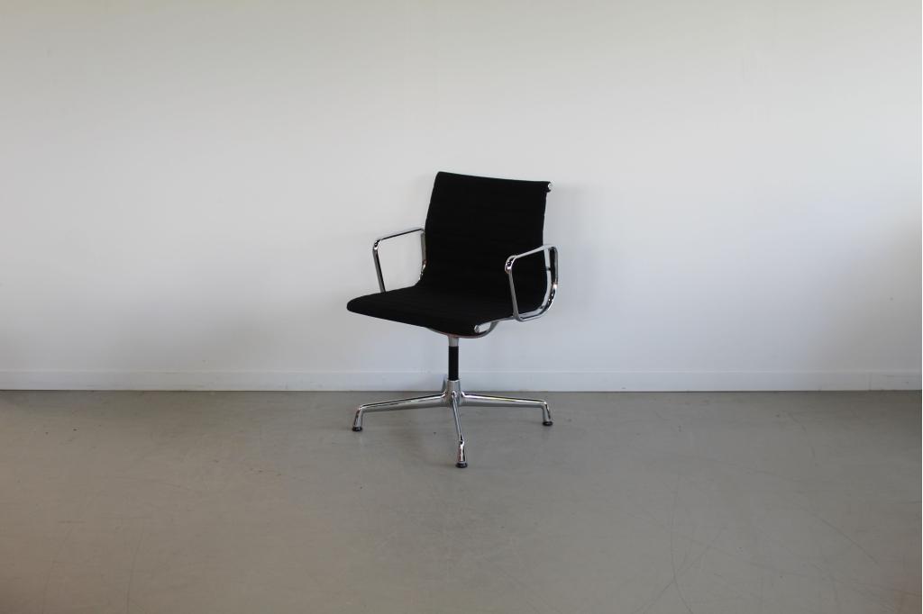 6x Vitra Eames EA 104 Stoel Zwart Hopsak -  Chroom, Niet ingevuld, Zwart, Niet ingevuld, Ophalen of Verzenden