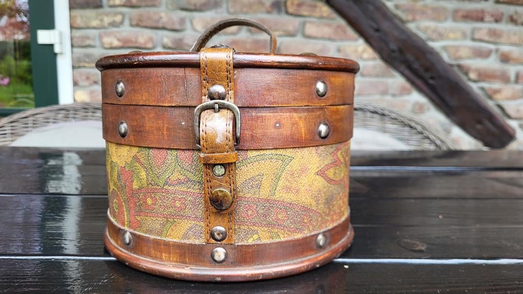 Oude Hoedendoos, Ophalen of Verzenden