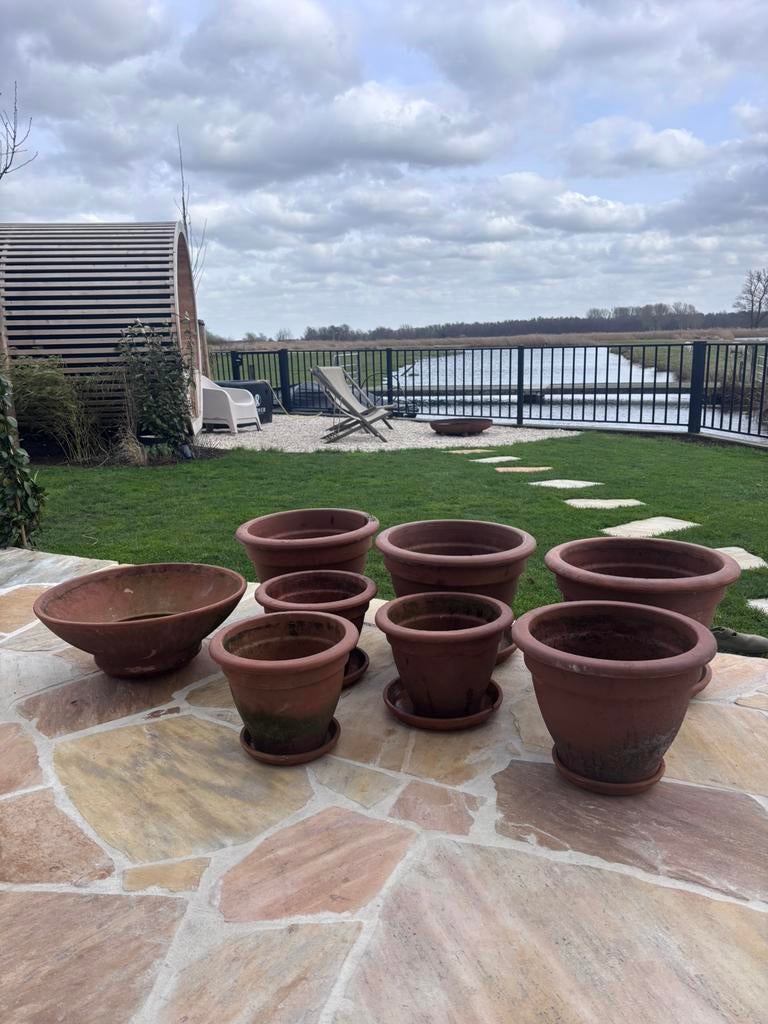 Bloempotten terracotta, Tuin en Terras, Bloempotten, 40 cm of meer, Rond, Ophalen of Verzenden, Zo goed als nieuw