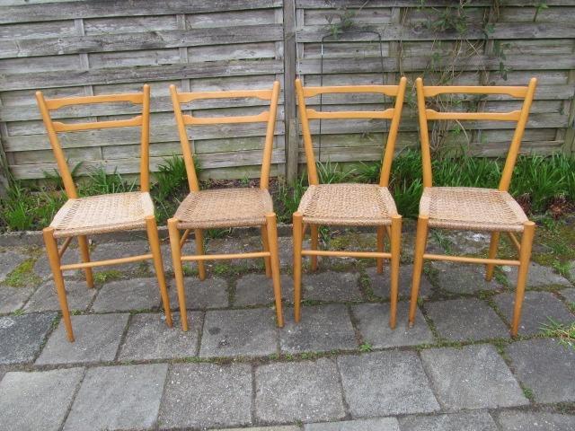 Set van 4 vintage eetkamer/eettafel stoelen, stijl Gio Ponti, Huis en Inrichting, Stoelen, Gebruikt, Vier, Hout, Overige materialen