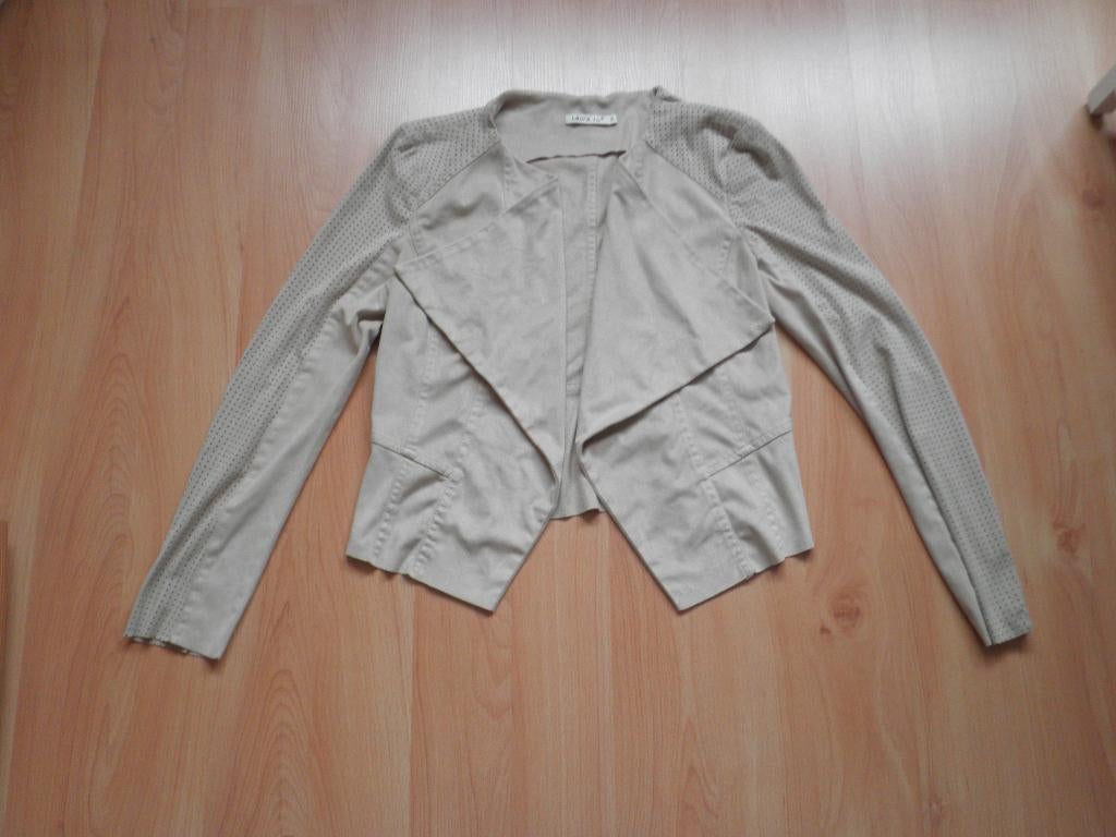 maat S sportief beigekleurig jasje merk Laura Jo, Verzenden, Beige, Zo goed als nieuw, Laura Jo