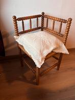 Klein houten stoeltje, Ophalen