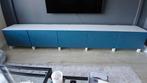 Ikea Besta TV-meubel met blauwe deuren en glazen planken, Huis en Inrichting, Ophalen, Gebruikt, 200 cm of meer, Minder dan 100 cm