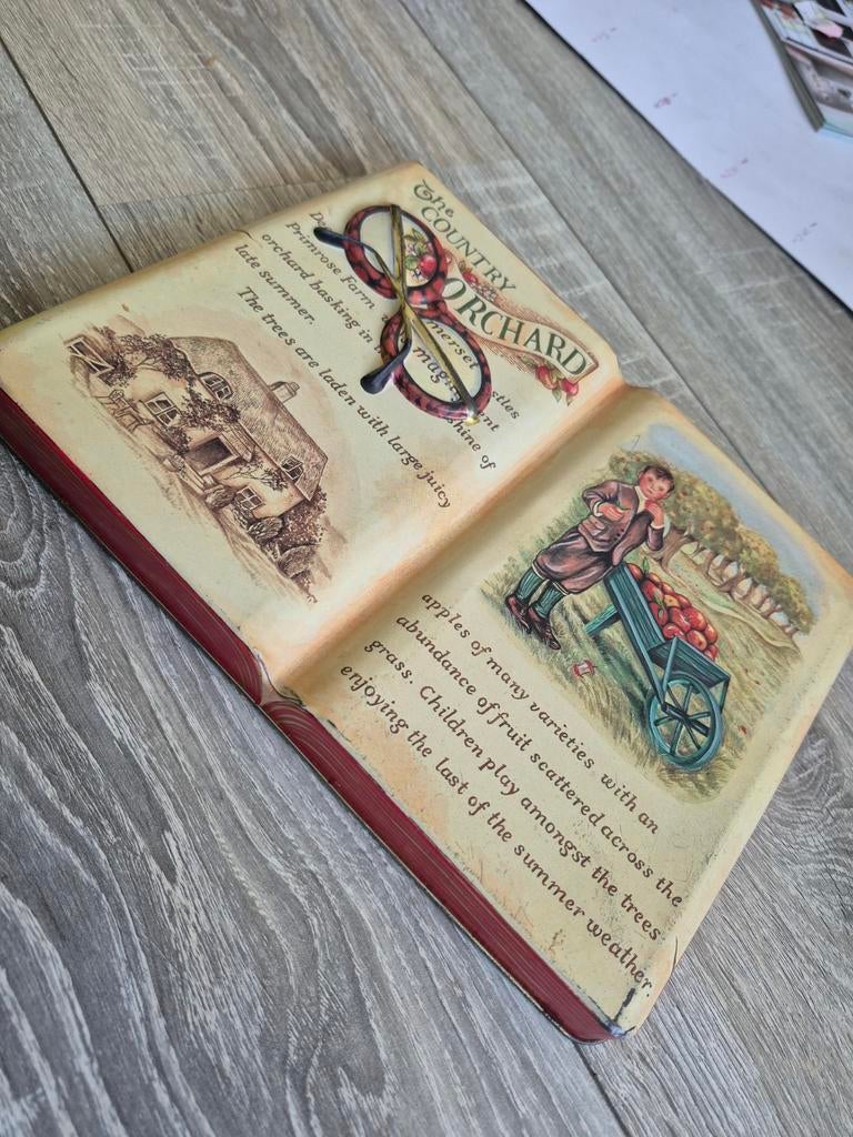 Vintage Blikken Boek 'The Country Orchard' - Decoratief, Ophalen of Verzenden, Gebruikt, Overige, Overige merken