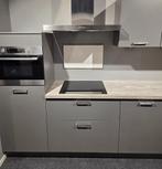 NIEUWE Showroomkeuken ca. 300 cm COMPLEET / INNOVARE SALE, Nieuw, Enkelwandige keuken, Kunststof, Grijs