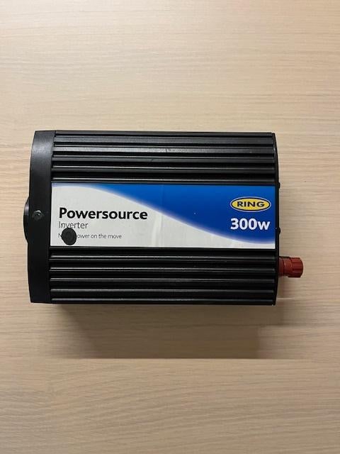 300w omvormer van 12 naar 230 volt, Ophalen, Zo goed als nieuw