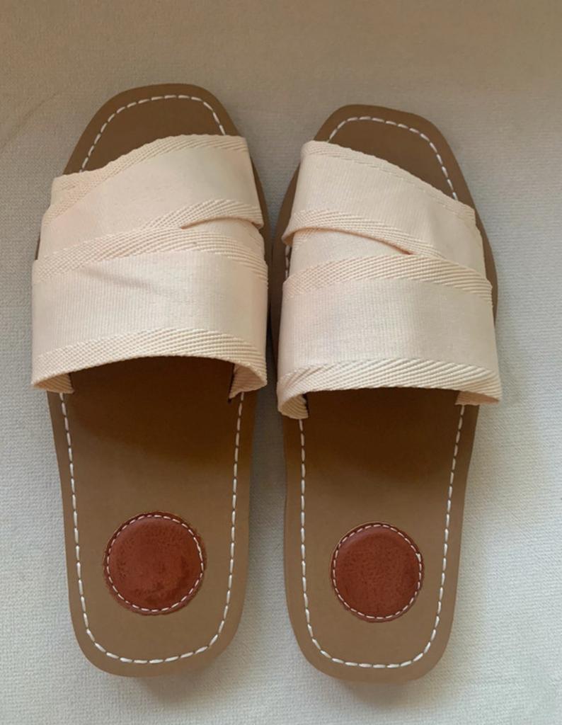 Slippers maat 37 nieuw!, Ophalen of Verzenden, Nieuw, Slippers