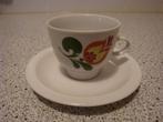 Drie retro vintage koffie koppen en schotels / koffiekopjes, Gebruikt, Ophalen of Verzenden, Overige stijlen, Kop(pen) en/of Schotel(s)