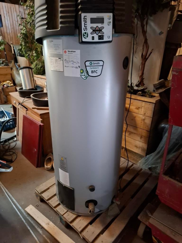 AO Smith BFC 60N Direct Gestookte Boiler 368L (Sporthal), Ophalen, Gebruikt, Aardgas, 100 liter of meer
