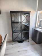 Riverdale Metalen Vitrinekast met Glazen Deuren, Ophalen, Gebruikt, Met deur(en), 100 tot 150 cm
