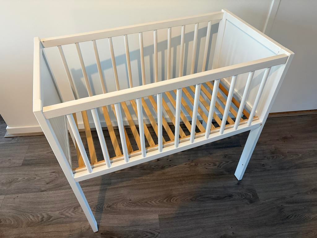 Bebies First co‑sleeper / wieg wit (40x80) met lattenbodem, Ophalen, Zo goed als nieuw, Wieg