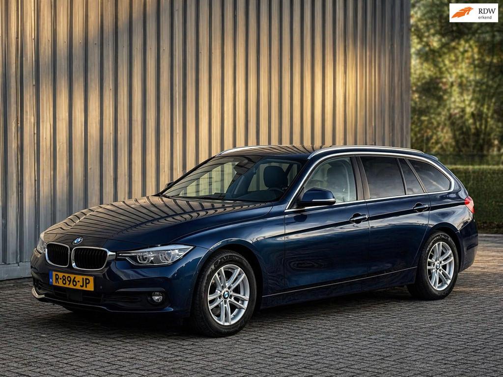 BMW 3-serie Touring 320d High Executive / Adaptive Cruise /, Auto's, 745 kg, Achterwielaandrijving, Blauw, Leder