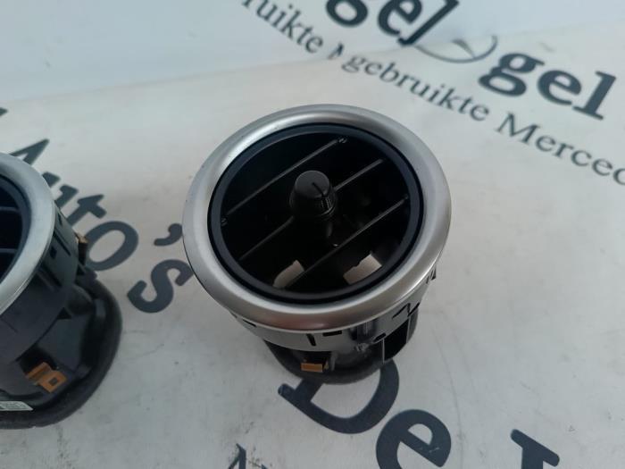 Luchtrooster Dashboard van een Mercedes Vito, Gebruikt, -, Ophalen of Verzenden, -