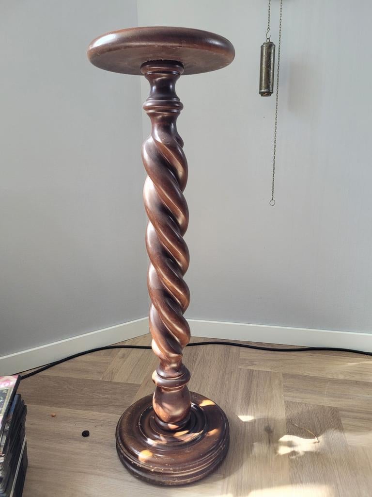 Houten zuil / sokkel, Ophalen