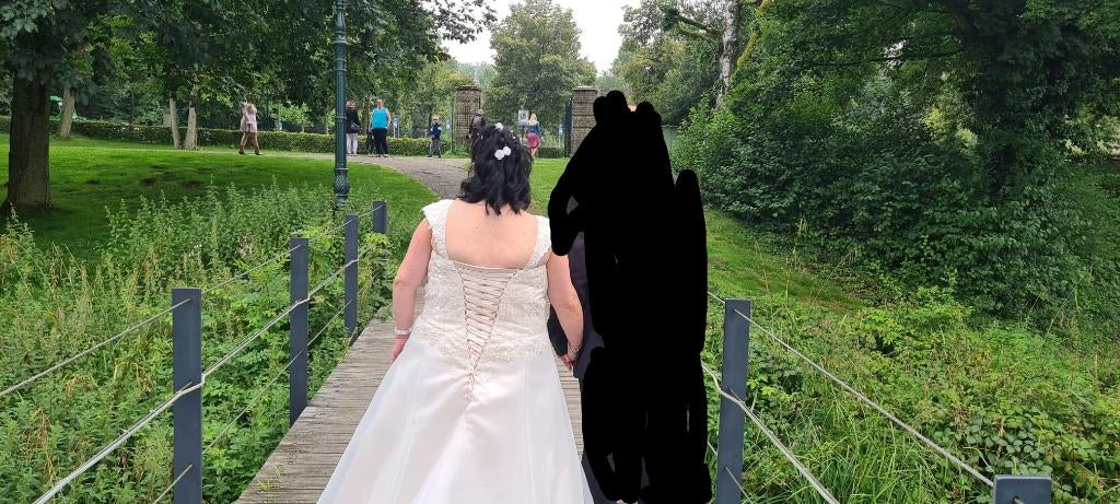 Trouwjurk, Ophalen, Zo goed als nieuw, Beige, Trouwjurk