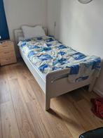 Wit bed met elektrische Auping bedbodem en nachtkastje, Ophalen, 90 cm, Eenpersoons, Wit