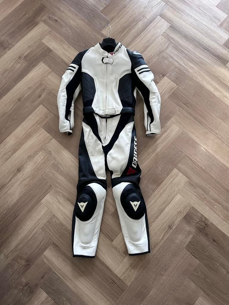 Dainese motorcombi maat 42, Motoren, Kleding | Motorkleding, Ophalen, Tweedehands, Heren, Combipak