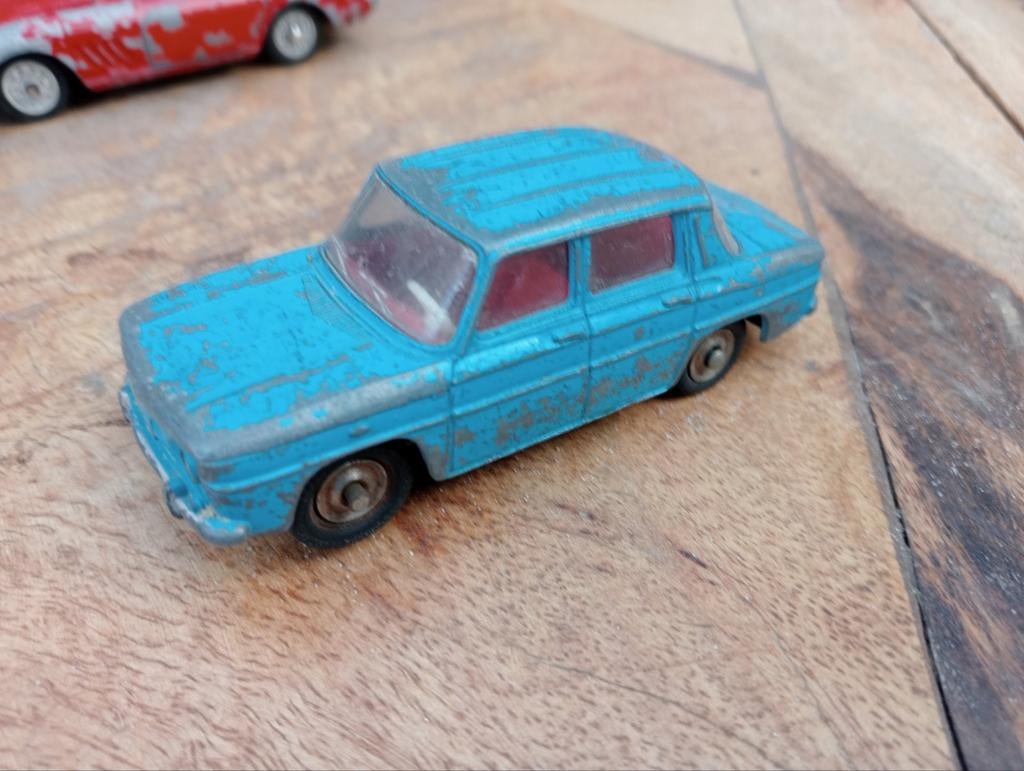Dinky toys Renault R8, Hobby en Vrije tijd, Modelauto's | 1:43, Ophalen of Verzenden, Gebruikt, Auto, Dinky Toys