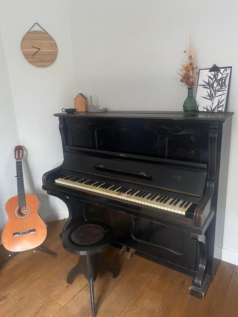 Piano met draaikruk, Muziek en Instrumenten, Piano's, Ophalen of Verzenden, Zo goed als nieuw, Bruin