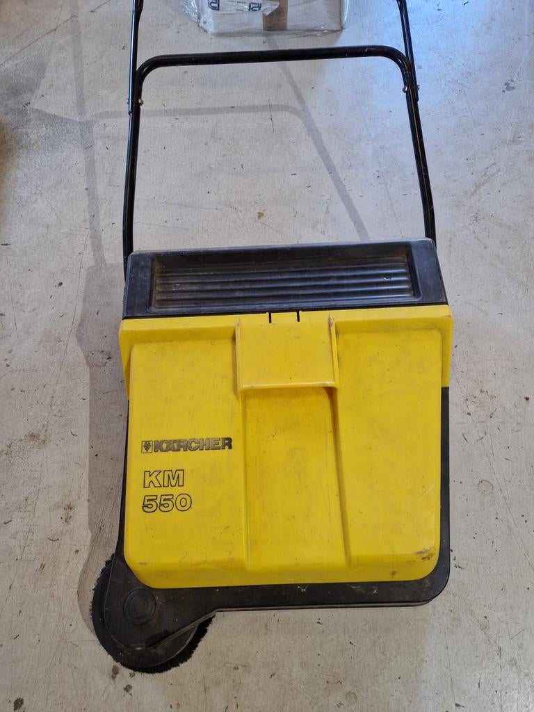 Rolveger Kärcher, Tuin en Terras, Veegmachines, Ophalen of Verzenden, Gebruikt