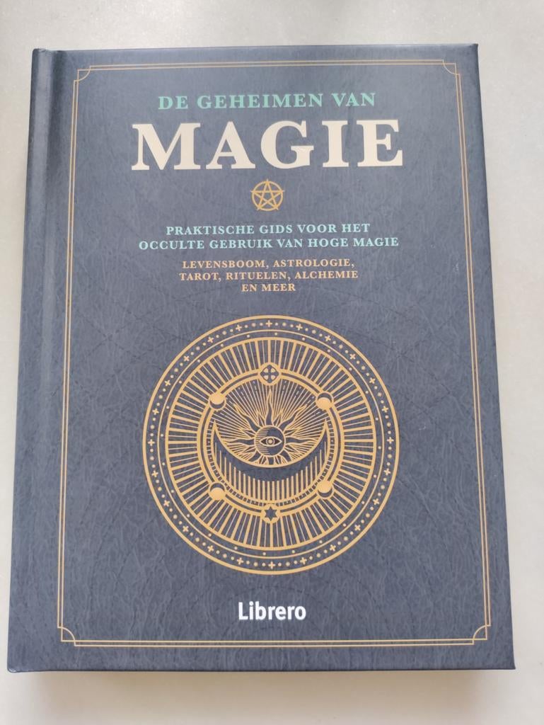 Francis Melville - Handboek der magie, Boeken, Astrologie, Overige typen, Ophalen of Verzenden, Zo goed als nieuw