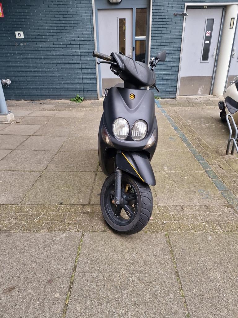 Yamaha Neos 4t 50cc (schade), Fietsen en Brommers, Scooters | Yamaha, Ophalen, Gebruikt, Maximaal 45 km/u, Benzine