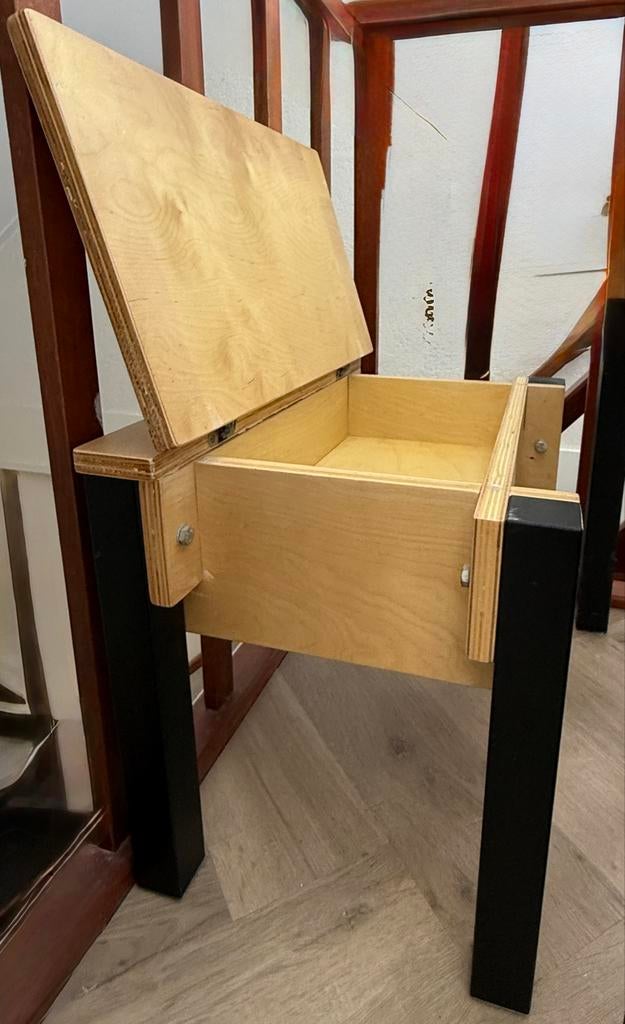 JunkTrunk speeltafel met hockers, Kinderen en Baby's, Kinderkamer | Tafels en Stoelen, Ophalen, Gebruikt, Tafel(s) en Stoel(en)