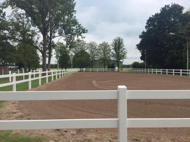 Kunststof paarden omheining PVC wit. Duurzaam en veilig, Dieren en Toebehoren, Paarden en Pony's | Overige Paardenspullen, Nieuw