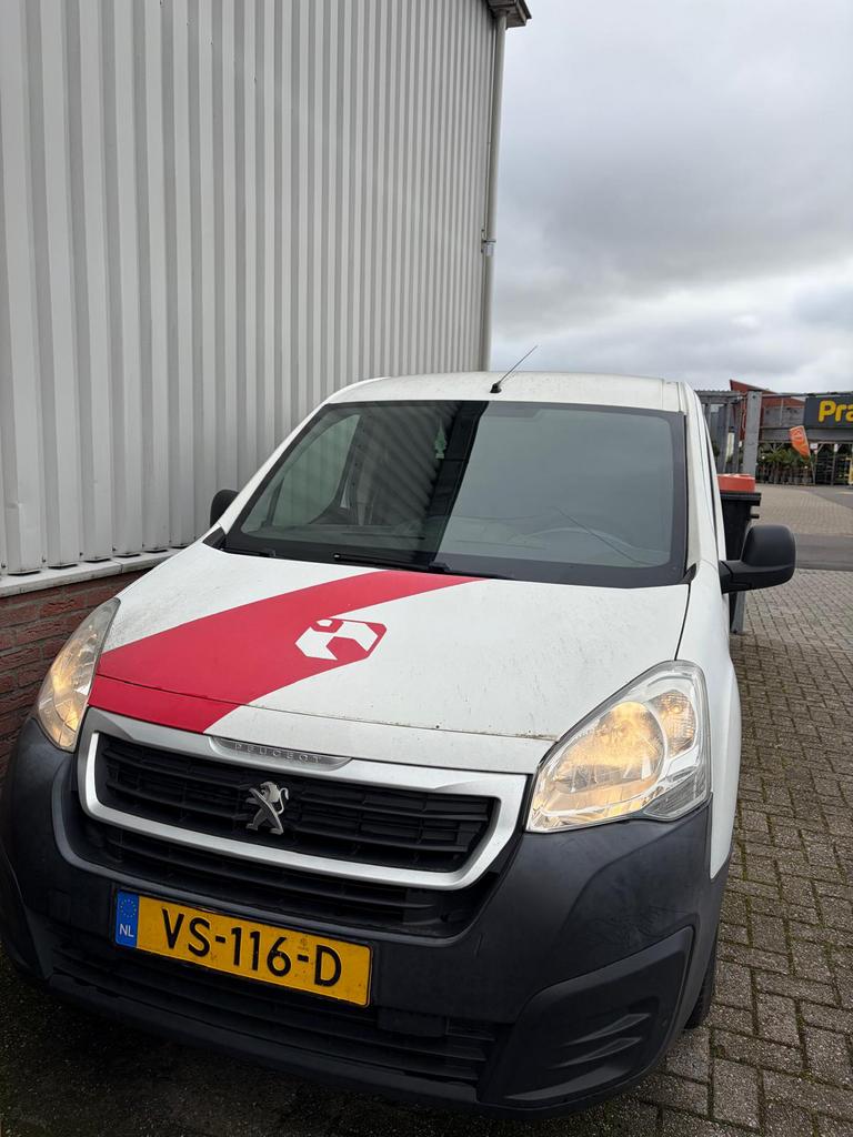Peugeot Partner 1.6 HDI 55KW 2015, Auto's, Bestelauto's, 74 pk, 680 kg, 4 cilinders, Origineel Nederlands