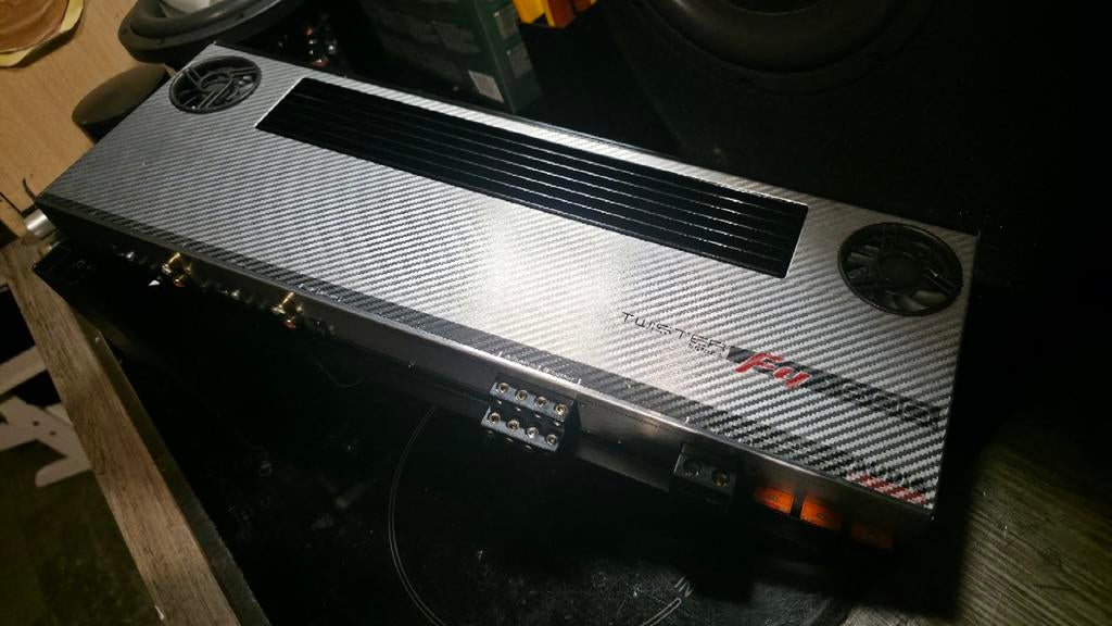Audio system twister versterker series F4 600, Auto diversen, Autospeakers, Ophalen of Verzenden, Zo goed als nieuw
