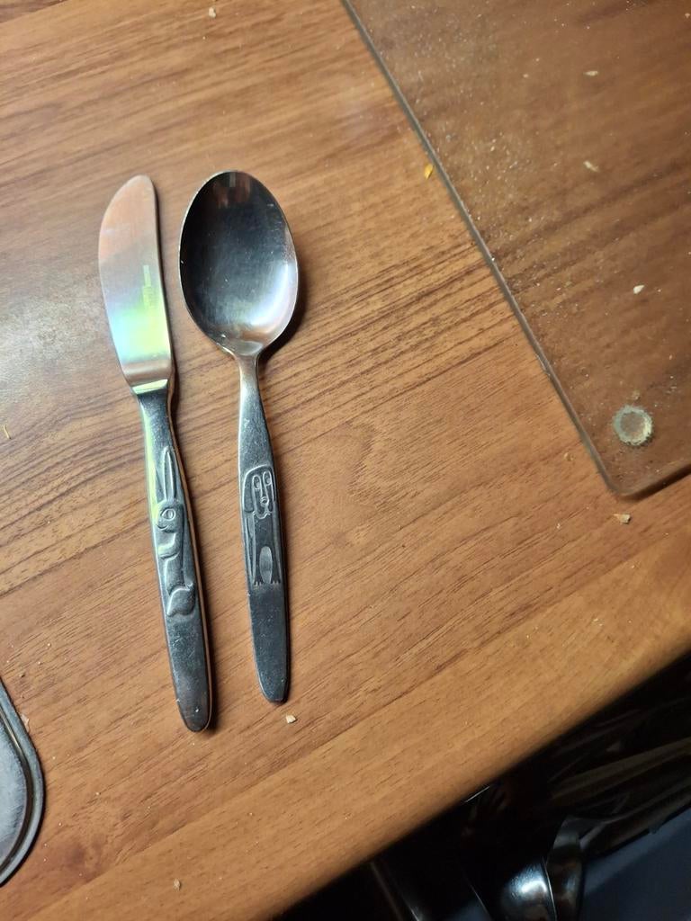 Vintage Kinderbestek Lepel en Mes met Konijntjes, Ophalen of Verzenden