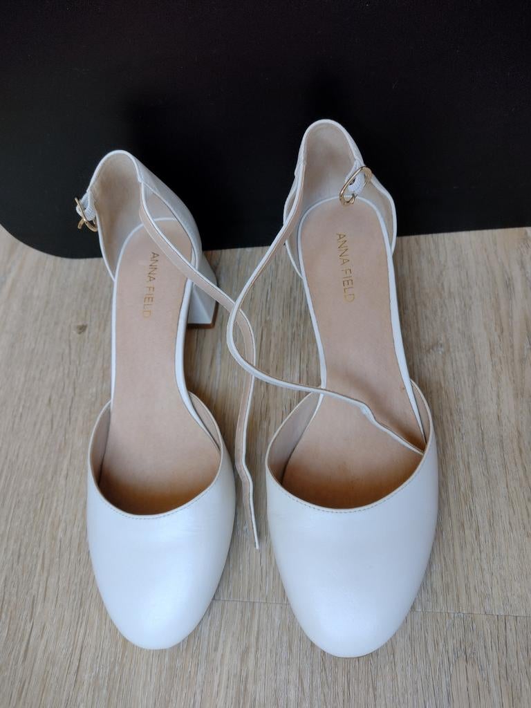 Witte schoenen met hak, Ophalen of Verzenden, Zo goed als nieuw, Wit, Schoenen