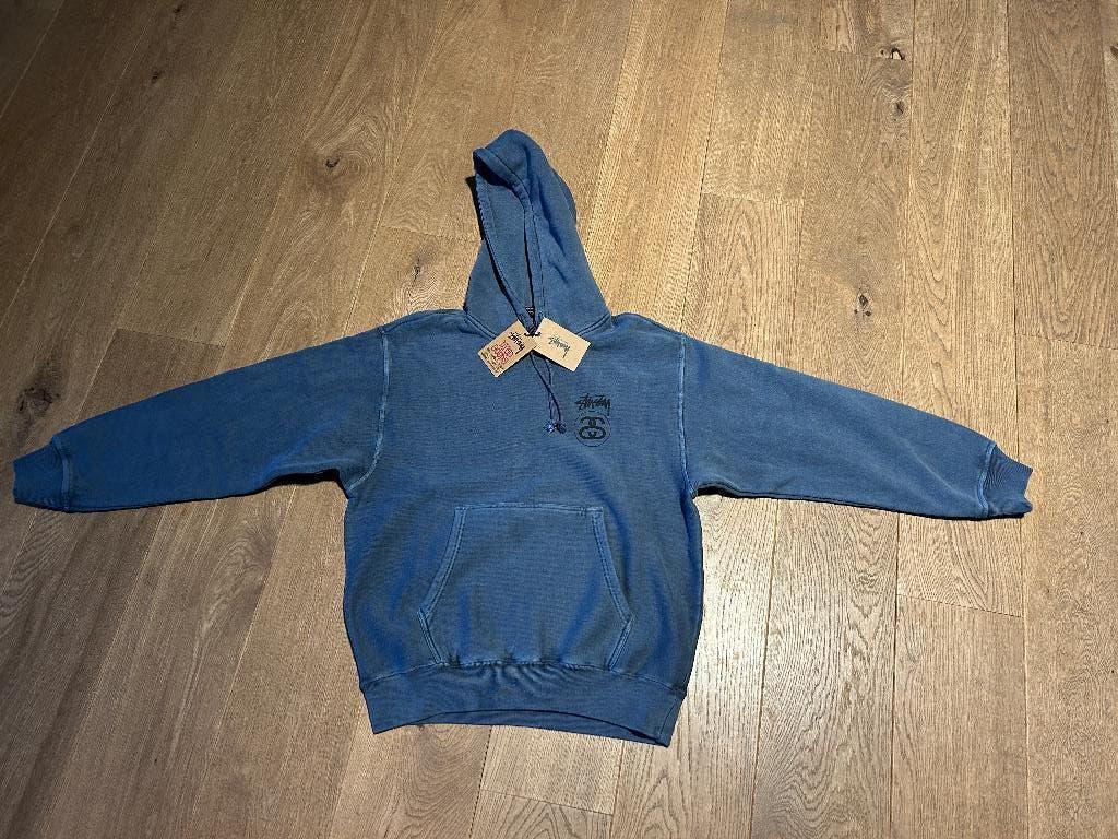 Stussy hoodie Blue pigment Dyed (limited edition), Stussy, Nieuw, Ophalen of Verzenden, Maat 48/50 (M)