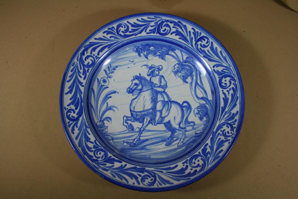 Groot Spaans wandbord ruiter te paard gemerkt, Antiek en Kunst, Ophalen of Verzenden