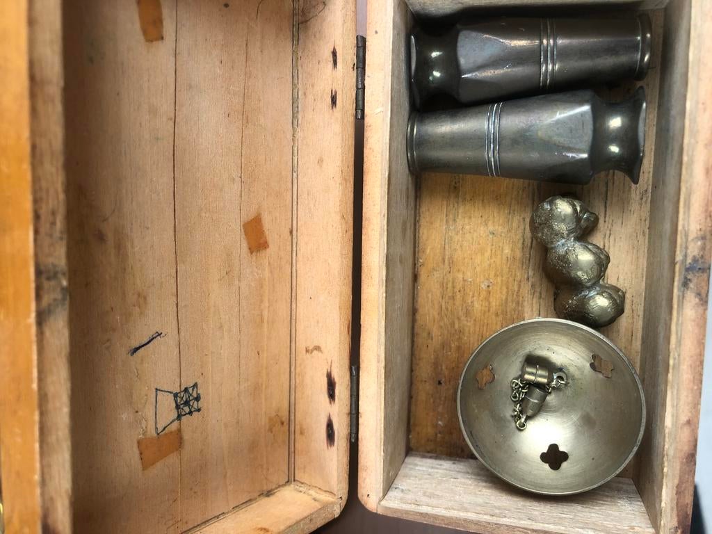 Indonesisch koperwerk in bewerkt doosje van ongeveer 12 cm, Ophalen of Verzenden