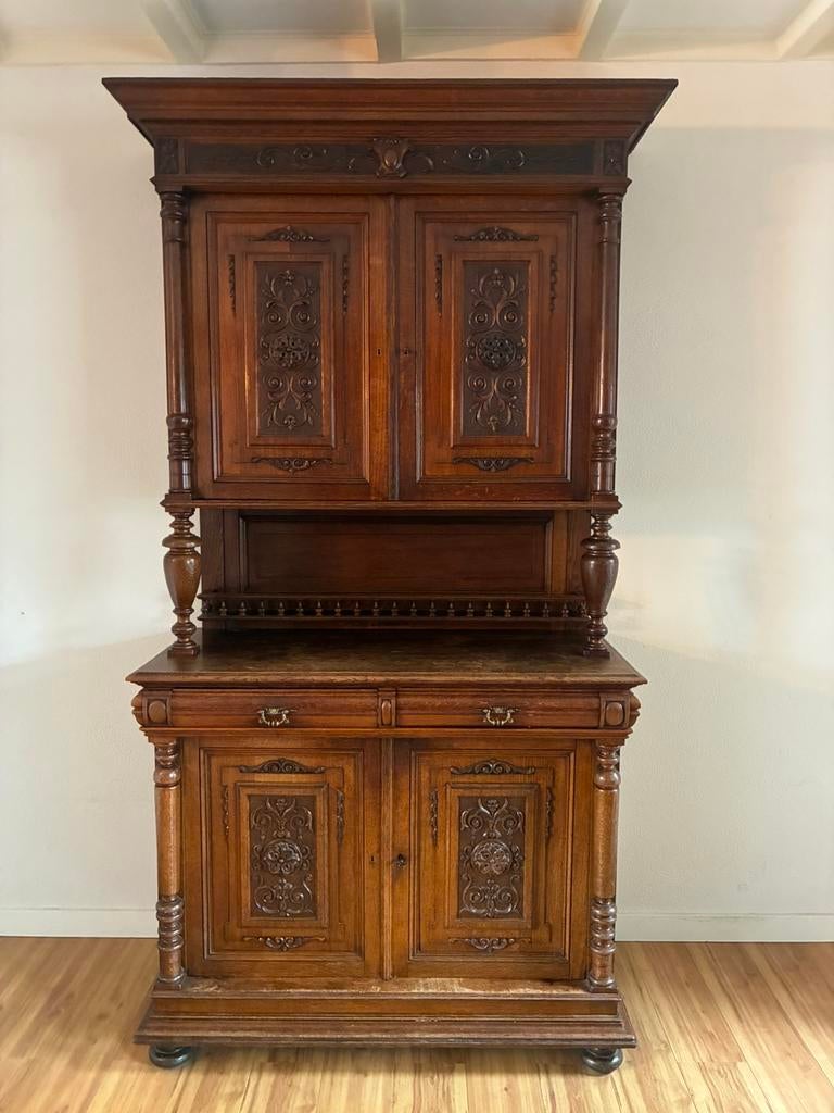 Eikenhouten servieskast in zeer goede staat, Huis en Inrichting, Ophalen, 200 cm of meer, Eikenhout, 50 tot 75 cm