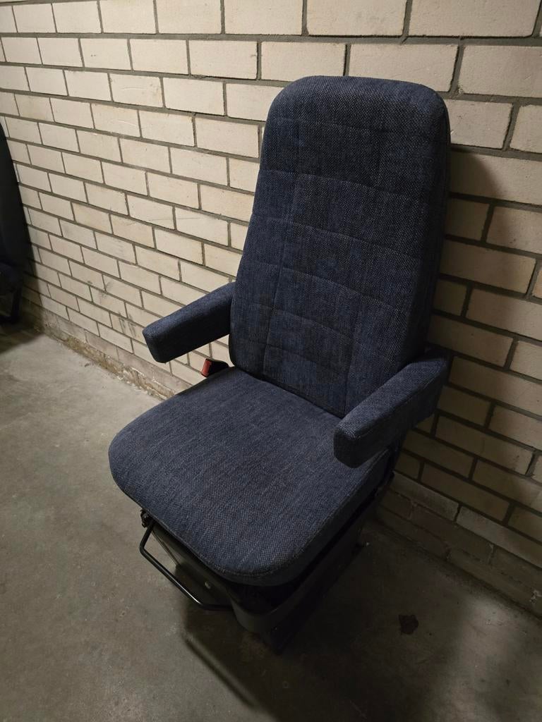 Camper bestuurdersstoel draaibaar & met kluis!, Ophalen, Zo goed als nieuw