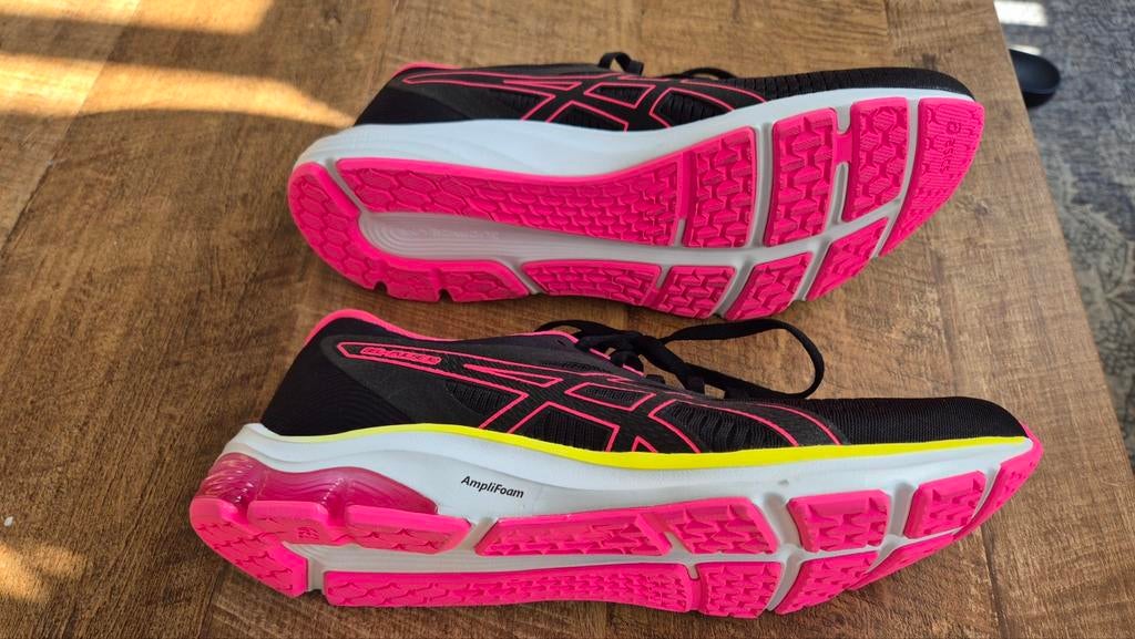 Nieuw dames ASICS Gel Pulse 12 hardloopschoenen maat 44, Sport en Fitness, Loopsport en Atletiek, Hardloopschoenen, Nieuw, Ophalen of Verzenden