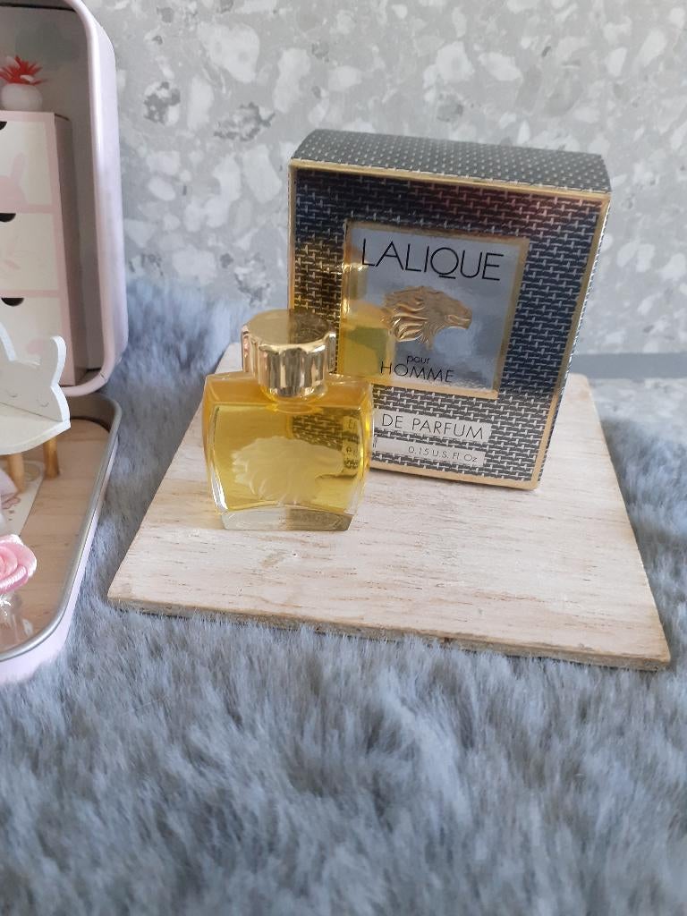 parfumminiatuur met doosje lalique pour homme lion, Ophalen, Zo goed als nieuw, Miniatuur, Gevuld