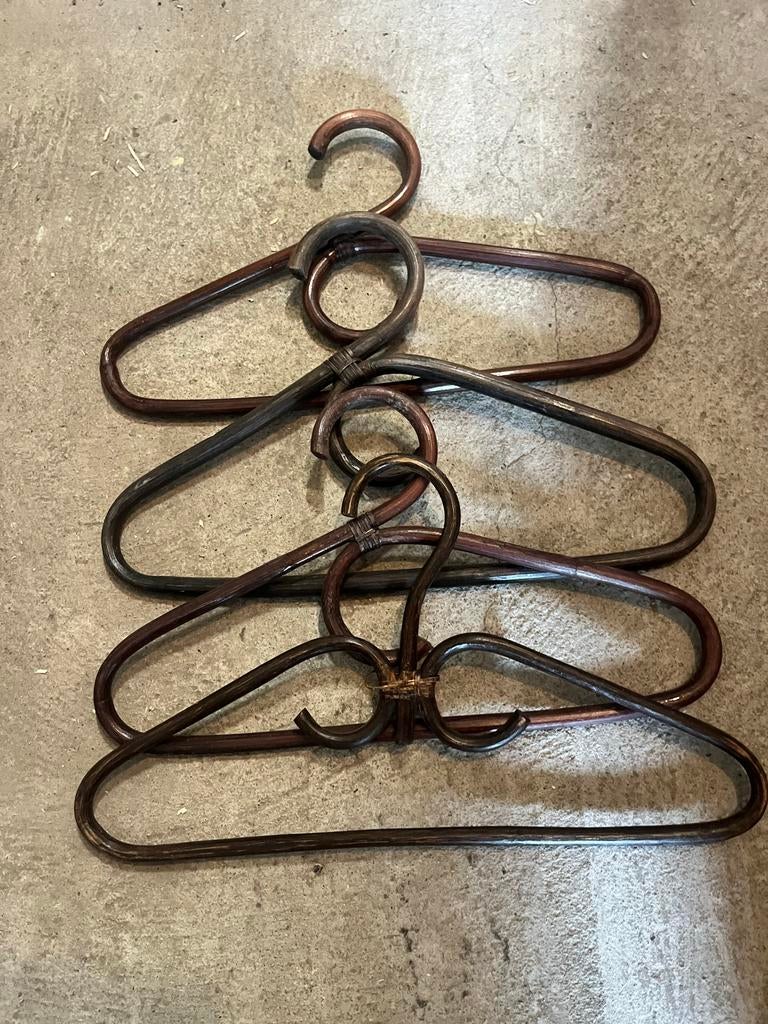 7 Vintage rotan kledinghangers, Kleding | Dames, Kledinghangers, Ophalen of Verzenden, Gebruikt, Overige materialen, Volwassenen