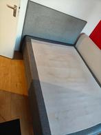 Gratis Bed 140 cm met hoofdbord - Grijs, Huis en Inrichting, Slaapkamer | Bedden, Ophalen, Gebruikt, Tweepersoons, 140 cm