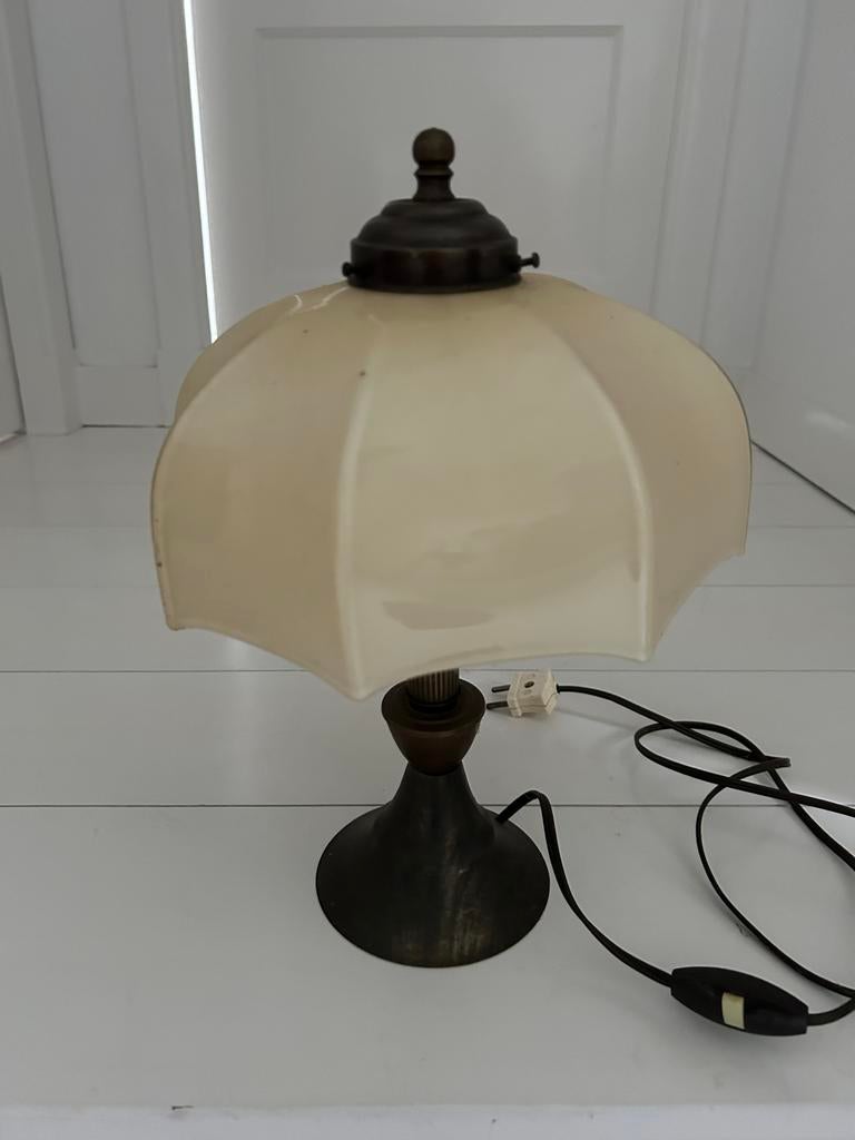 Oude Tafellamp met glazen kapje, Antiek en Kunst, Antiek | Lampen, Ophalen
