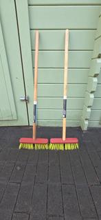 Kinder bezems, Tuin en Terras, Ophalen, Zo goed als nieuw