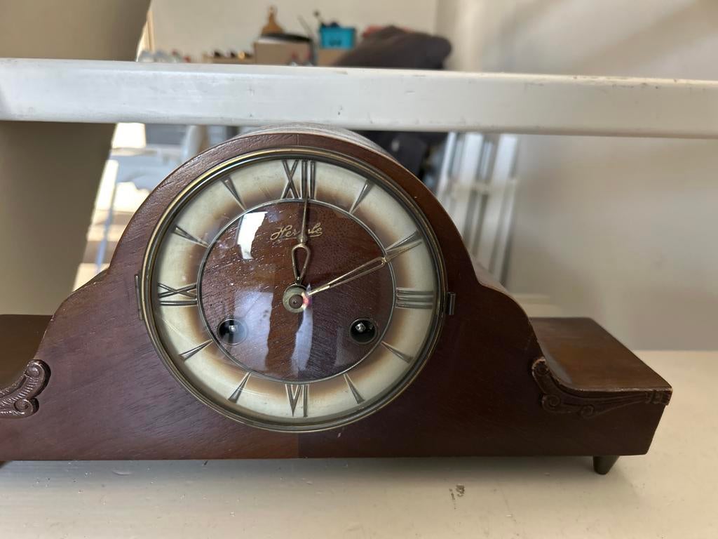 Hersche tafelklok, Ophalen