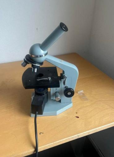 Aanbieding microscoop max vergoting 600 keer, Audio, Tv en Foto, Optische apparatuur | Microscopen, Zo goed als nieuw, Minder dan 400x