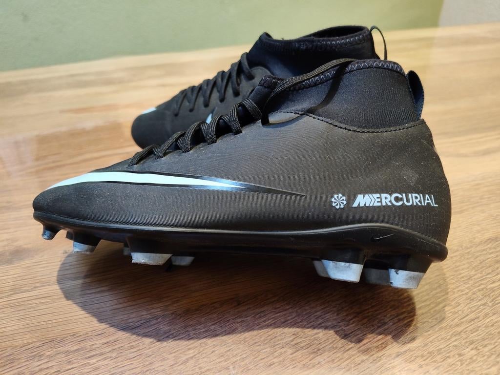 Kinder voetbal schoenen Nike Superfly, Sport en Fitness, Voetbal, Maat XS of kleiner, Ophalen of Verzenden, Schoenen