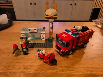 Lego City Hamburgerrestaurant Brand 60214 beschikbaar voor biedingen