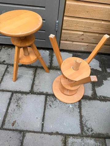 Houten Krukken Set - 2 Stuks beschikbaar voor biedingen