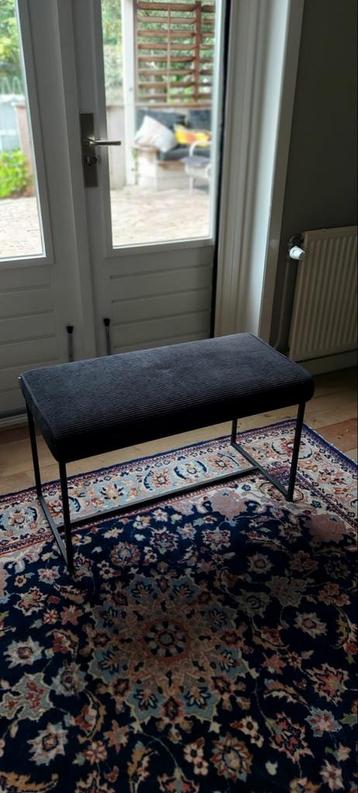 Antraciet Corduroy Bankje beschikbaar voor biedingen