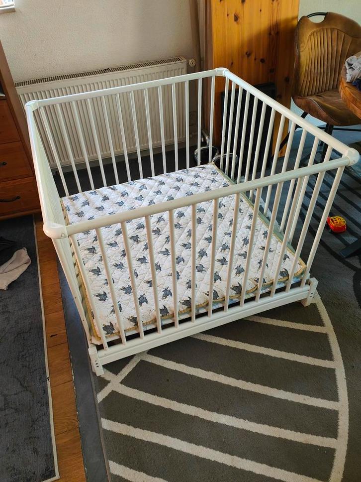 Grote Vierkante Babybox - Geuther, Kinderen en Baby's, Boxen, Zo goed als nieuw, Vierkant, Boxkleed, Wieltjes, Ophalen